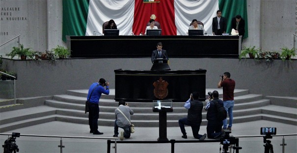 De lo más discutido en la sesión de el martes en el Congreso del Estado fue la ley interna para sancionar a diputados ue no  permanezcan en sus curules o estén distraidos. 