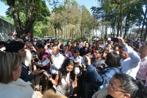 A través de un comunicado, el ISSSTE informa a sus trabajadores que hoy se les entregarían sus vales de despensa, sin embargo el resto de prestaciones les serán liquidadas hasta enero.  