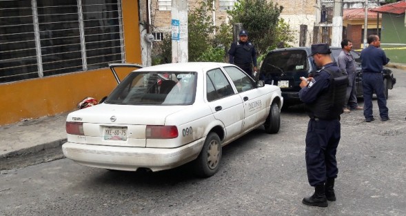 Un empleado de Diconsa fue baleado en céntricas calles de Papantla, en un intento de asalto por parte de sos sujetos que viajaban en moto, los cuales lo hirieron con arma de fuego. 