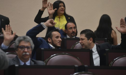 Sin discusión fue aprobado en la sesión del Congreso de Veracruz la Ley de Ingresos y Presupuesto de Egresos 2018, con el voto en contra de los diputados de Morena, quienes argumentaron que el dictamen no se circuló con el tiempo que se establece por Ley. 