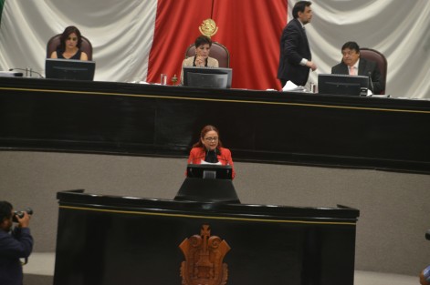 Diputados de MORENA hicieron la observación de que la Universidad Veracruzana y el Poder Judicial no está recibiendo el presupuesto acordado con la autonomía financiera, sino menos. También criticaron el aumento en presupuesto a SEDESOL, por tratarse 2018, de año electoral.
