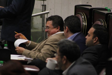 Entre risas y bostezos transcurrió la larga sesión del Congreso del Estado de Veracruz, última de 2018. 
