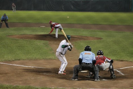 Tobis de Acayucan derrotaron por marcador de 5 carreras a 2 a los Chileros de Xalapa, en el tercer juego de la serie final de la Liga Veracruzana Estatal de Beisbol. Con este resultado,Tobis toma ventaja de 2 juegos a 1. Este sábado el cuarto de la serie a la 13:00 hrs. en el Parque Deporti