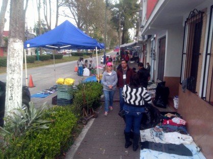 Durante la mañana de este domingo, personal de la Subdirección de Comercio del Ayuntamiento de Xalapa y del Departamento de Inspección y Atención Comercial (DIAC), con el apoyo de la Secretaría de Seguridad Pública y de Tránsito del Estado, retiraron a tianguistas de la Avenida Orizaba.
