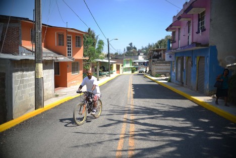 En los últimos cuatro años, el Ayuntamiento de Xalapa ha atendido más de 500 calles e impulsado la construcción y reconstrucción de más de 270 vialidades para mejorar la movilidad en la ciudad.