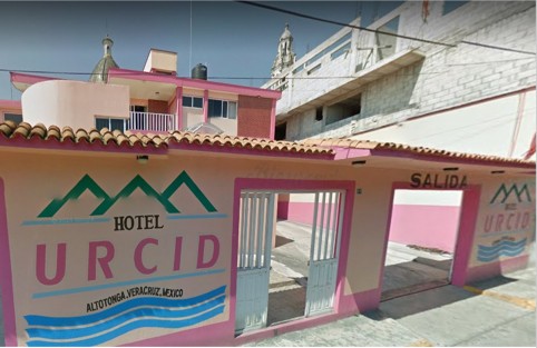 Un hombre mató a sus tres hijos y se suicidó en un hotel de Altotonga este martes; se conoció que ya había matado a su esposa en la CDMX, de donde huyó.
