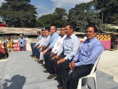 Este miércoles el alcalde Miguel Ángel Yunes, supervisó el avance en las reparaciones de la carretera Peñuela-Potrero Viejo.
