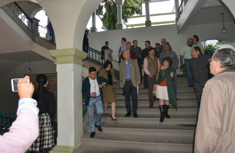 El alcalde electo de Xalapa, Hipólito Rodríguez Herrero, recorrió las distintas oficinas de palacio municipal, para saludar al personal y en algunos casos presentarse. 