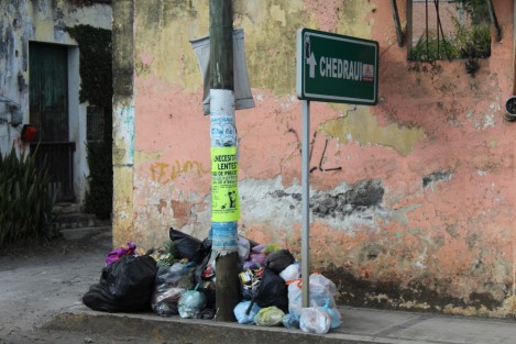 Desde hace varios días se aprecian montones de basura en diversas partes de Coatepec, que no ha sido recolectada; así el primer Pueblo Mágico de Veracruz a unas horas de que acabe el 2017. 
