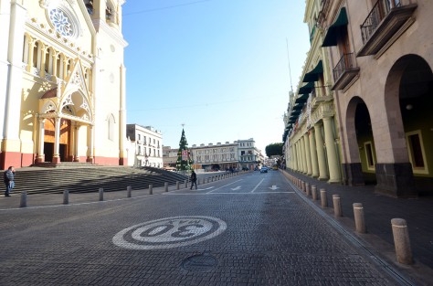 Con una inversión superior a los 80 mdp, Xalapa cuenta ya con un Centro Histórico rescatado y remodelado y embellecido, donde se fomenta las actividades artísticas y económicas en un ambiente amigable para todos, expresó el alcalde Américo Zúñiga Martínez, al encabezar la inauguración de esta obra integral.