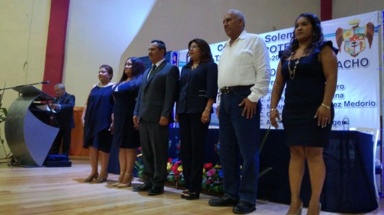 Este domingo el alcalde electo, Eduardo Rojas Camacho, rindió protesta como alcalde, y durante su discurso dio a conocer los planes que tiene para el municipio de Amatlán durante su mandato.


