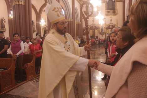 Durante la misa de Año Nuevo, el arzobispo de Xalapa, Hipólito Reyes Larios invitó a los feligreses a orar por los funcionarios que hoy inician labores: <em> Que el espíritu Santo inspire las mentes y transforme los corazones de nuestros nuevos  Presidentes Municipales, juntamente con sus cabildos, para que gobiernen en favor de todos y superen sus intereses personales y partidistas.</em>