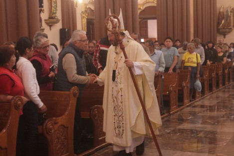 Reyes Larios hizo mención en especial de su hermano Melitón Reyes Larios, quien ayer asumió el cargo de alcalde en Ciudad Mendoza, resaltando su edad, 73 años, demostrando asíque en trecera edad se puede llegar.  