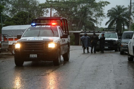 Sujetos que portaban un arma de juguete en la comunidad de San Pedro, municipio de Tlapacoyan, fueron detenidos, ya que atemorizaban a la población.