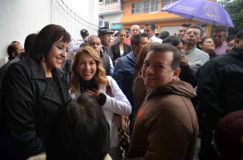 Con el respaldo de militantes de MORENA, y de militantes de otras fuerzas políticas, Cuitláhuac García Jiménez presentó su solicitud a la precandidatura de MORENA a la gubernatura de Veracruz.