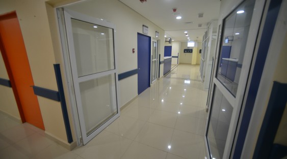 En este hospital, se rehabilitó de manera integral toda el área pediátrica, la cual se pondrá en servicio en tres semanas, aproximadamente, ya que sólo falta montar el equipo.
