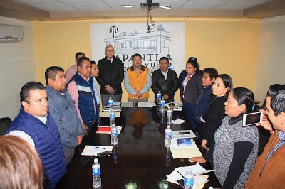 El alcalde Mariano Romero González, encabezó la Sesión de Cabildo para llevar a cabo la designación de comisiones a los integrantes del mismo, además de realizar los nombramientos para los cargos de Secretario del Ayuntamiento, Tesorero Municipal, Contralor y Comisario de la Policía Municipal. 