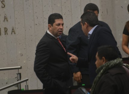 - Ten cuidado con los rateros.