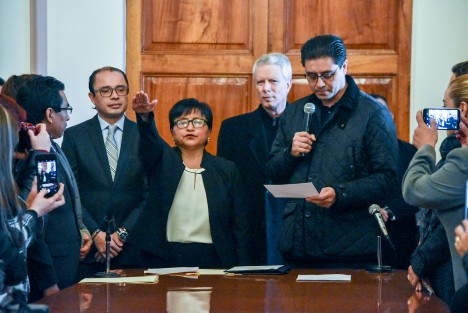 Este jueves rindió protesta Yolanda Olivares Pérez como nueva titular del Instituto Veracruzano de las Mujeres (IVM); en un evento realizado en el salón Benito Juárez del Palacio de Gobierno el secretario de gobierno, Rogelio Franco Castán, fue el encargado de entregarle el nombramiento y tomarle la protesta de ley.