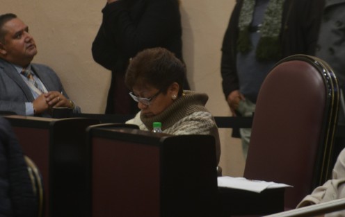 Durante el transcurso de este jueves se confirmó el regreso a su curul de la diputada Eva Cadena, luego que fuera exhonerada por una juez por los delitos electorales de que fuera acusada cuando buscaría la alcaldía de Las Choapas. Por ello, su suplente, Águeda Salgado Castro, asistió este día a su última sesión. 