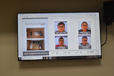 El fiscal Jorge Winckler Ortiz y el Secretario de Seguridad Pública Jaime Téllez Marié, dieron a conocer que detuvieron a 23 secuestradores y lograron la desarticulación de cuatro bandas delictivas; entre ellas la de Grupo Sombra, perteneciente al Cártel del Golfo.