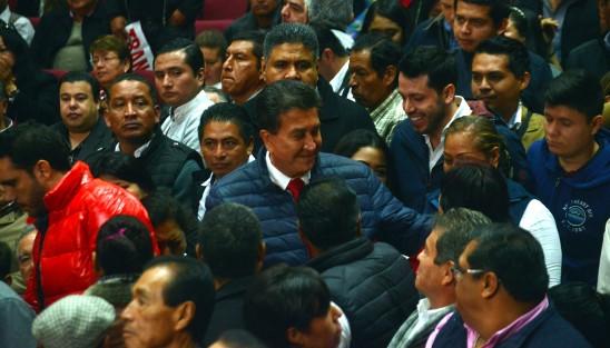 Representantes de todos los sectores del PRI, incluidos algunos que poco se dejan ver, estuvieron presentes para acompañar a Pepe Yunes en su registro como precandidato a la gubernatura de Veracruz por el Partido Revolucionario Institucional.