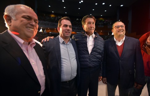 La Unidad priista se patentizó ante las aspiraciones del senador con licencia José Yunes Zorrilla, para que sea quien busque la gubernatura de Veracruz por la coalición Por un Veracruz Mejor, conformada por PRI y PVEM. 