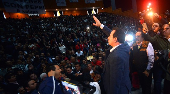 El Presidente del Comité Ejecutivo Nacional del PRI, Enrique Ochoa Reza, comunicó el acuerdo del partido para que el Senador José Francisco Yunes Zorrilla sea el precandidato de unidad al Gobierno del Estado de Veracruz.