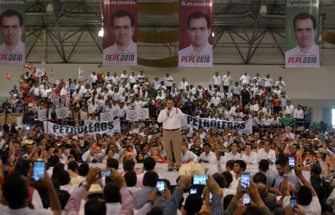 Arranque de precampaña de Pepe Yunes rumbo a la gubernatura de Veracruz en el World Trade Center, arropado por sectores y gremios tradicionales del PRI; de visita en el estado también estuvo el precandidato del PRI a la Presidencia de la República, José Antonio Meade Kuribreña. 