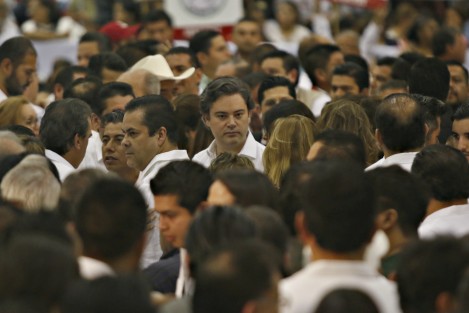 Diversos personajes de la vida política local y nacional del PRI, asistieron al arranque de la precampaña de José Yunes Zorrila rumbo a la sucesión gubernabental. El precandidato a la presidencia de México, José Antonio Meade Kuribeña, asistió como invitado especial.