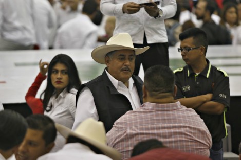 Diversos personajes de la vida política local y nacional del PRI, asistieron al arranque de la precampaña de José Yunes Zorrila rumbo a la sucesión gubernabental. El precandidato a la presidencia de México, José Antonio Meade Kuribeña, asistió como invitado especial.