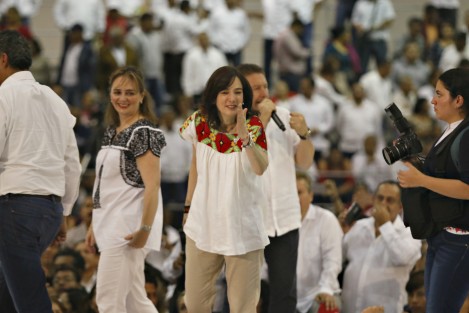 Diversos personajes de la vida política local y nacional del PRI, asistieron al arranque de la precampaña de José Yunes Zorrila rumbo a la sucesión gubernabental. El precandidato a la presidencia de México, José Antonio Meade Kuribeña, asistió como invitado especial.  