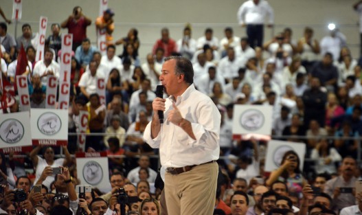 Arranque de precampaña de Pepe Yunes rumbo a la gubernatura de Veracruz en el World Trade Center, arropado por sectores y gremios tradicionales del PRI; de visita en el estado también estuvo el precandidato del PRI a la Presidencia de la República, José Antonio Meade Kuribreña. 