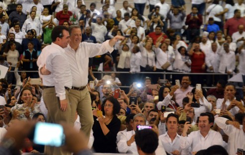 Arranque de precampaña de Pepe Yunes rumbo a la gubernatura de Veracruz en el World Trade Center, arropado por sectores y gremios tradicionales del PRI; de visita en el estado también estuvo el precandidato del PRI a la Presidencia de la República, José Antonio Meade Kuribreña. 