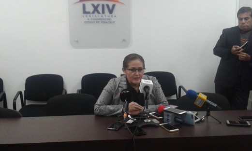 La diputada Eva Cadena regresó al Congreso y ofreció conferencia de prensa, ahora como diputada independiente. Dijo que el partido Morena es reciclo de panistas y priistas, que no es esperanza de nada ni de nadie, que la dejaron sola y que regresa con frente en alto, por que la Fepade y PJR nunca encontraron pruebas en su contra.