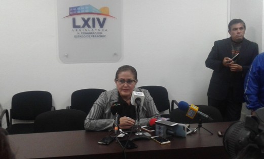 La diputada Eva Cadena regresó al Congreso y ofreció conferencia de prensa, ahora como diputada independiente. Dijo que el partido Morena es reciclo de panistas y priistas, que no es esperanza de nada ni de nadie, que la dejaron sola y que regresa con frente en alto, por que la Fepade y PJR nunca encontraron pruebas en su contra.