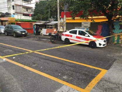 La madrugada de este miércoles se registró una intensa movilización policiaca a un costado del ISSSTE tras ser alertados de una balacera.
