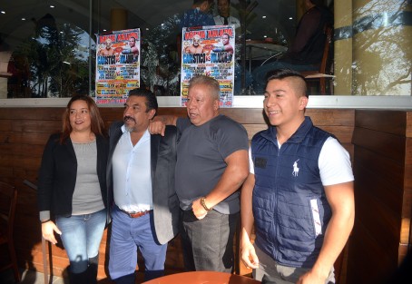 El tirantes presentó la cartelera de la CMLL que se llevará en próximas fechas en la Arena Xalapa. 