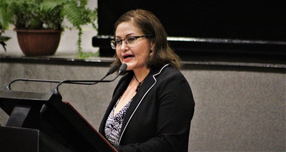 Después de una larga ausencia, la diputada Eva Cadena volvió a la tribuna del Congreso local. 