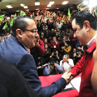 Este sábado se dio el cambio en la dirigencia estatal del PRI, Américo Zúñiga Martínez releva en el cargo a Renato Alarcón Guevara.