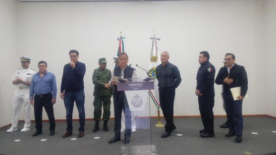 El gobernador del estado, Miguel Ángel Yunes Linares, aseguró que los ejecutados en la ciudad de Xalapa no eran buenas personas y pertenecían a la banda de Los Tigrillos, que se dedicaban al secuestro. 