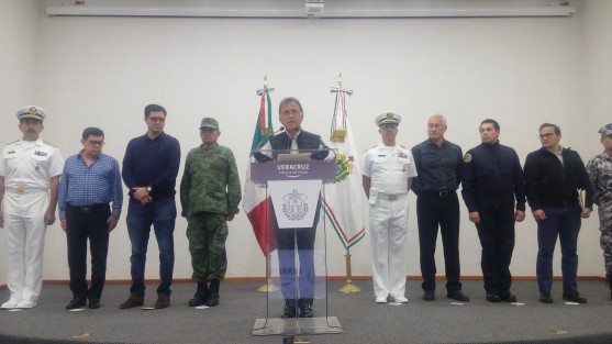 El gobernador del estado, Miguel Ángel Yunes Linares, aseguró que los ejecutados en la ciudad de Xalapa no eran buenas personas y pertenecían a la banda de Los Tigrillos, que se dedicaban al secuestro. 