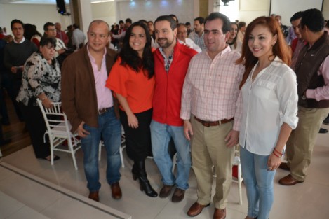 José Yunes Zorrilla, precandidato a la gubernatura de Veracruz por el PRI, sostuvo una reunión con consejeros del partido tricolor en la ciudad de Vearcruz. 