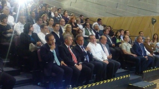 Retomando datos del 1er informe de Gobierno, se presentó el Programa de Salud 2018 en el Foro Boca. Al evento acudieron funcionarios de la Secretaría de Salud y el gobernador del estado.