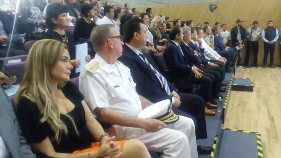 Retomando datos del 1er informe de Gobierno, se presentó el Programa de Salud 2018 en el Foro Boca. Al evento acudieron funcionarios de la Secretaría de Salud y el gobernador del estado.