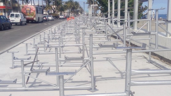 Inició la colación de gradas a lo largo del bulevar Àvila Camacho, desde donde de podrà disfrutar de los paseos de carros alegòricos del Carnaval de Veracruz 2018 que tendrá lugar del 7 al 13de Febrero.