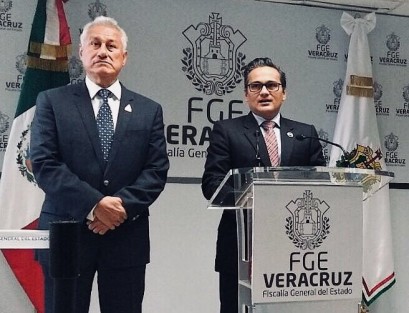 El Fiscal Jorge Winckler informó del rescate de una persona quien fuera secuestrada en Boca del Río.  En el operativo se detuvo a 4 personas y se recuperóel dinero que sepagó como rescate. 
