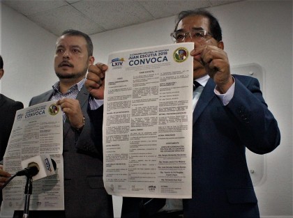 A nombre del Congreso de Veracruz, el titular de la Secretaría General, Juan José Rivera Castellanos, anunció la convocatoria para elegir al joven veracruzano que habrá de representar a la entidad en el Segundo Concurso Nacional de Oratoria Juan Escutia 2018 que habrá de realizarse el 22 de febrero en la ciudad de Nayarit.