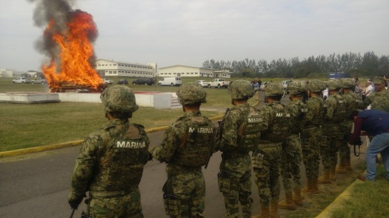 Fueron incinerados más de 400 kilos de cocaína en la Base Aeronaval de Las Bajadas, en Veracruz. La droga fue incautada el 27 de diciembre por fuerzas federales en el puerto de Veracruz.