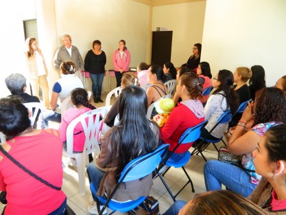 Aterrizan talleres para fomentar el autoempleo en Tlapacoyan.
